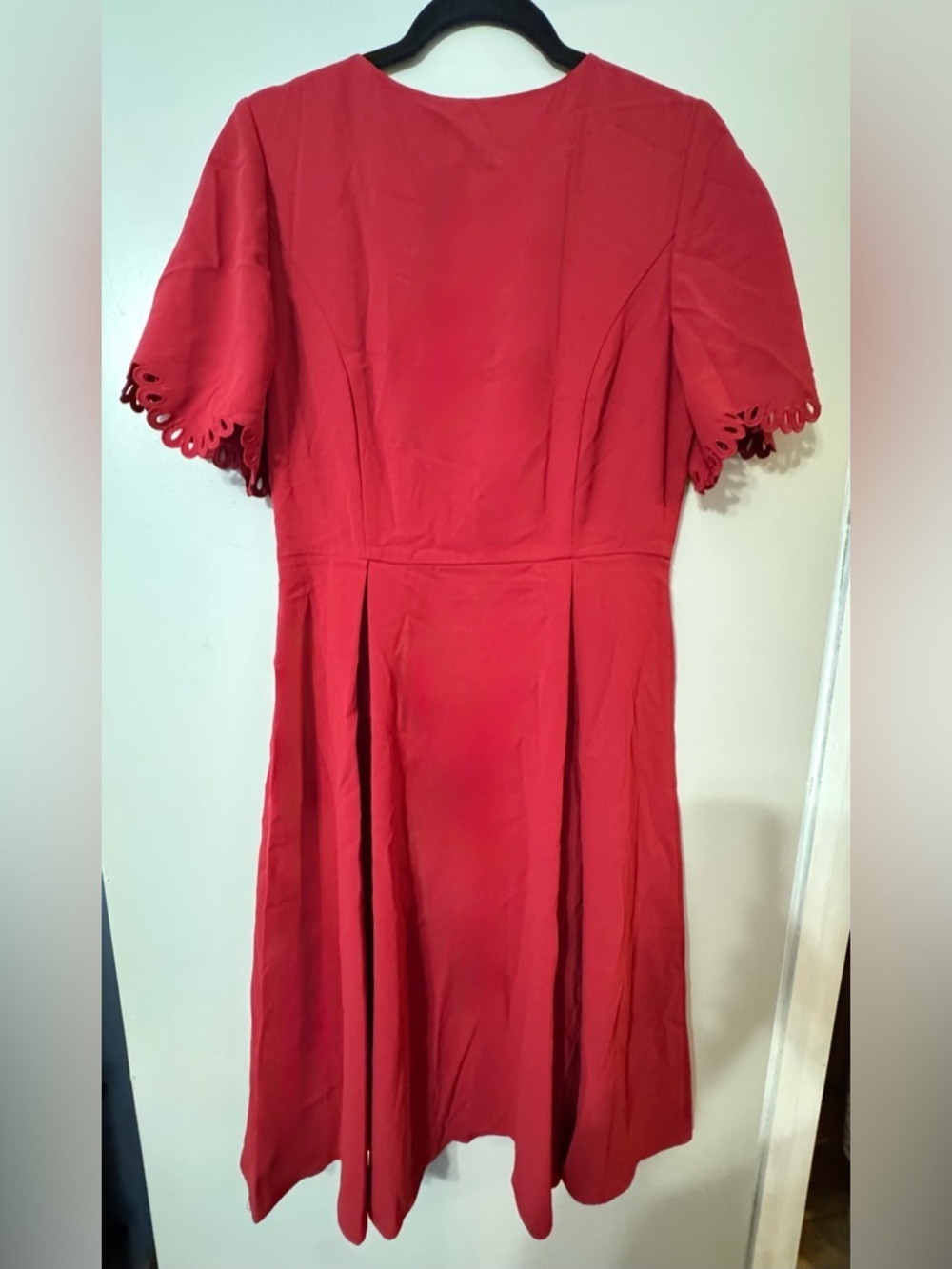 H&M Red Fit & Flare Dress Size 8 Scalloped Eyelet Sleeve V-Neck NWT - Picture 4 of 7